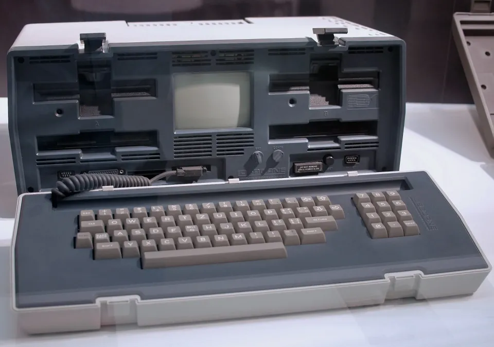 Osborne's luggable computer. 