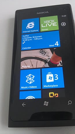 Nokia Lumia 800.