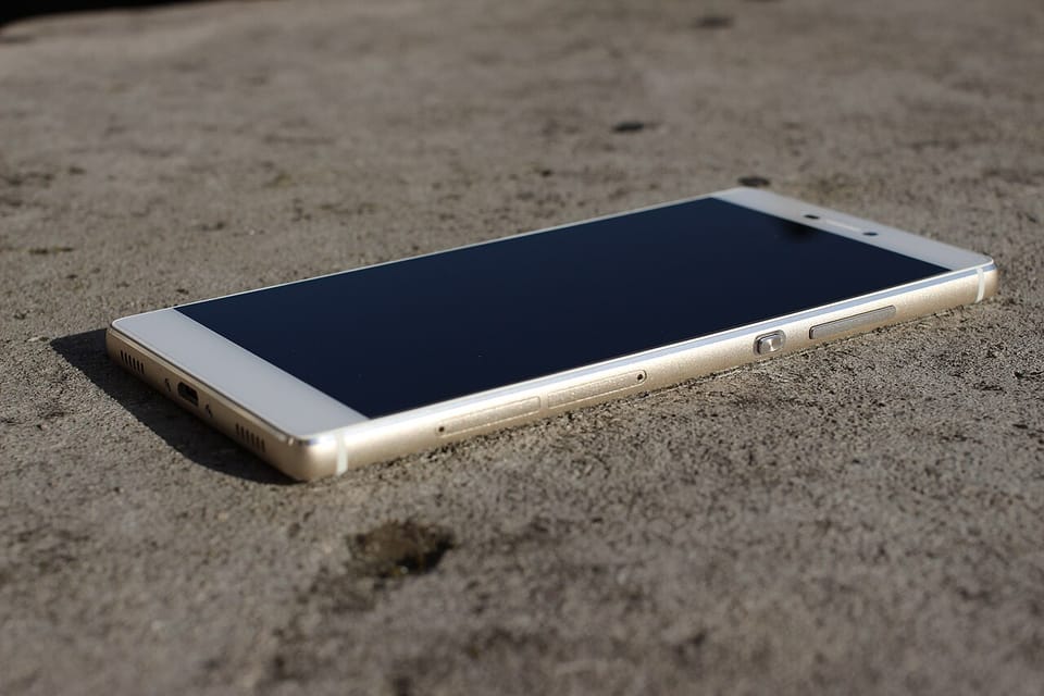 Huawei P8 phone - photo by Maurizio Pesce from Milan, Italia.